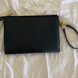 EUC Dagne Dover Essentials Clutch - Black